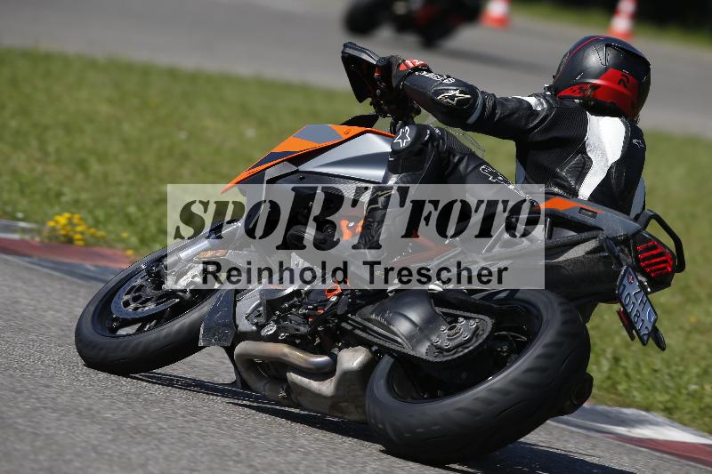 /Archiv-2024/29 12.06.2024 MOTO.CH Track Day ADR/Gruppe blau/unklar